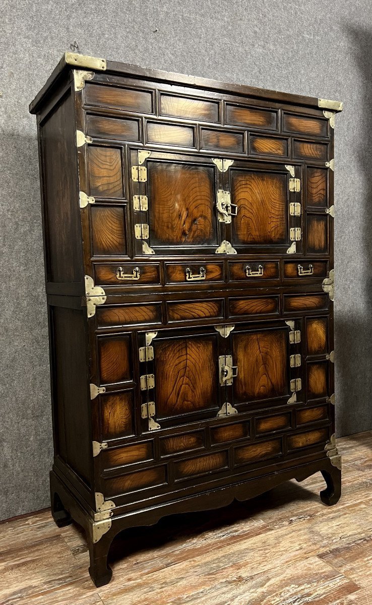 cabinet Chinois en bois de fer et bronze doré époque XIXème